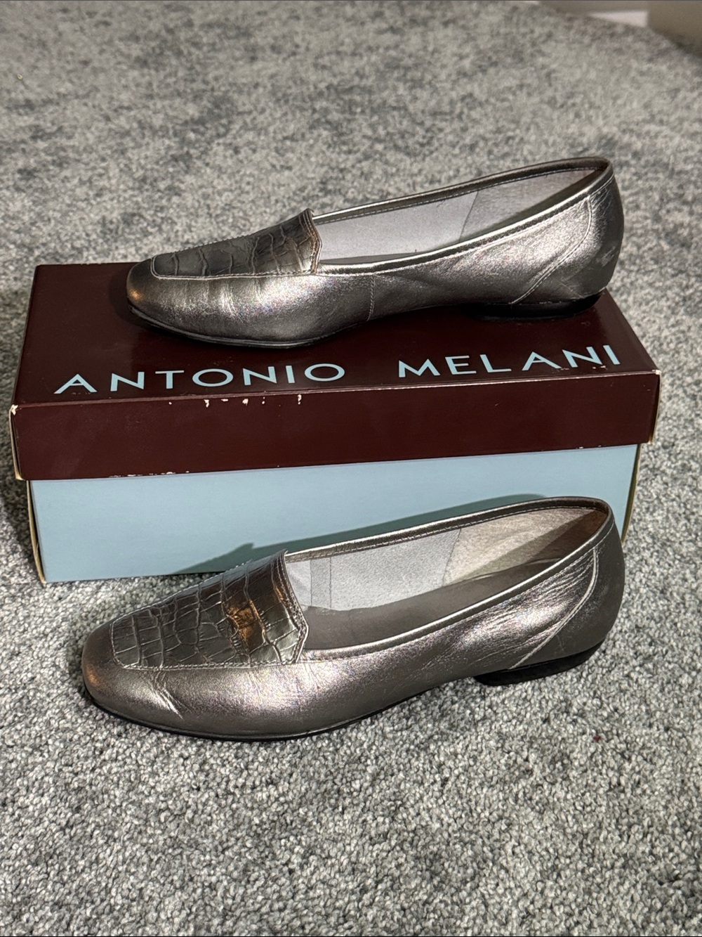 ANTONIO MELANI Metallic Silver Croc-Embossed Empire Loafers Size 6 - Picture 2 of 5